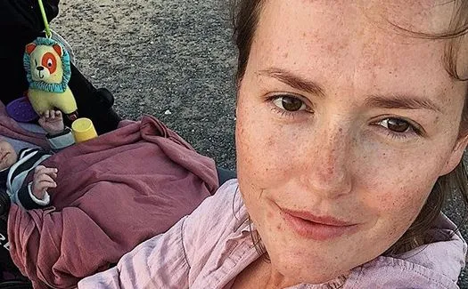 Frycz jest w ciąży. "Nie obawiam się samotnego macierzyństwa"