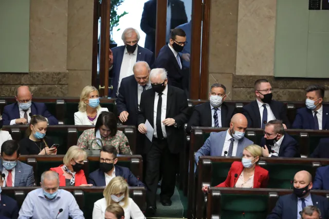 Kaczyński niczym Pyrrus. Bitwa o TVN może zmienić się w serię bitew o TVP [FELIETON]
