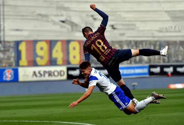 Stal do przerwy prowadziła w Szczecinie. W drugiej połowie katastrofa [WIDEO]