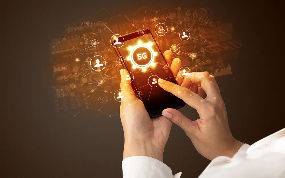 Polacy boją się masztów 5G. A ilu w ogóle nie skorzysta z tej technologii? SONDAŻ