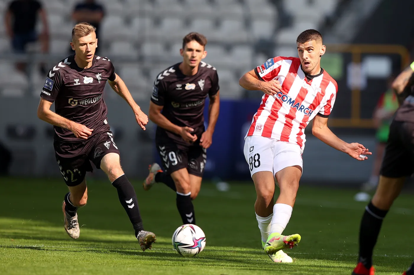 Cracovia grała do końca. Dwie "główki" Rodina, dwa gole [WIDEO]