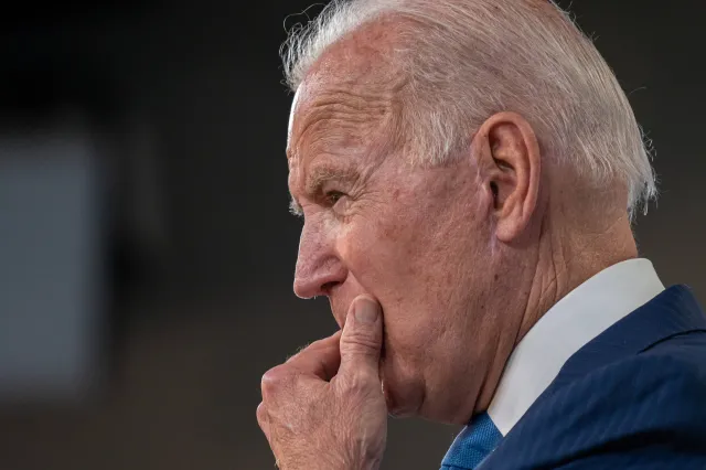Biden za kulisami negocjuje z talibami? "Europa się nie liczy"