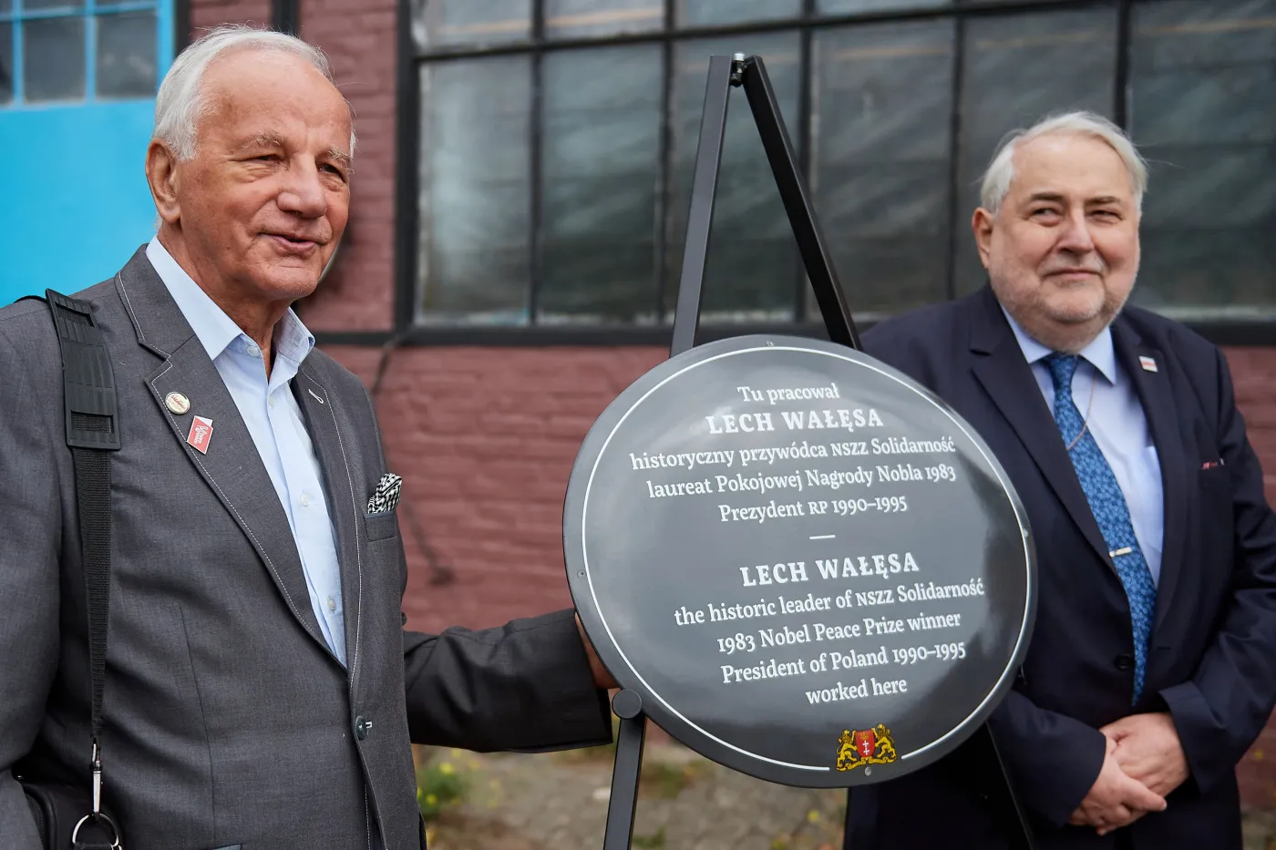Upamiętniono pracę Wałęsy w stoczni. "Niektórzy do dziś mają z nim problemy. Przegrają"