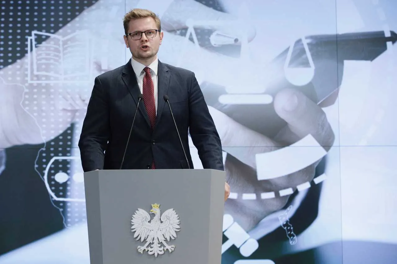 Woś: Prawo UE na pewno nie ma pierwszeństwa przed naszą konstytucją