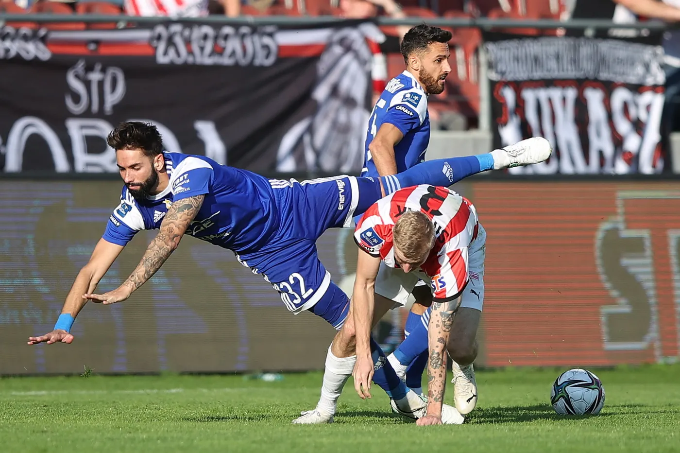 W Krakowie aż kipiało od emocji. 6 goli w meczu "Pasów" ze Stalą [WIDEO]