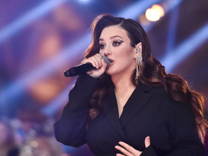 Ewa Farna nie ma szczęścia do stylistów. TAK "wyszykowali" ją do wczorajszego TzG. FOTO