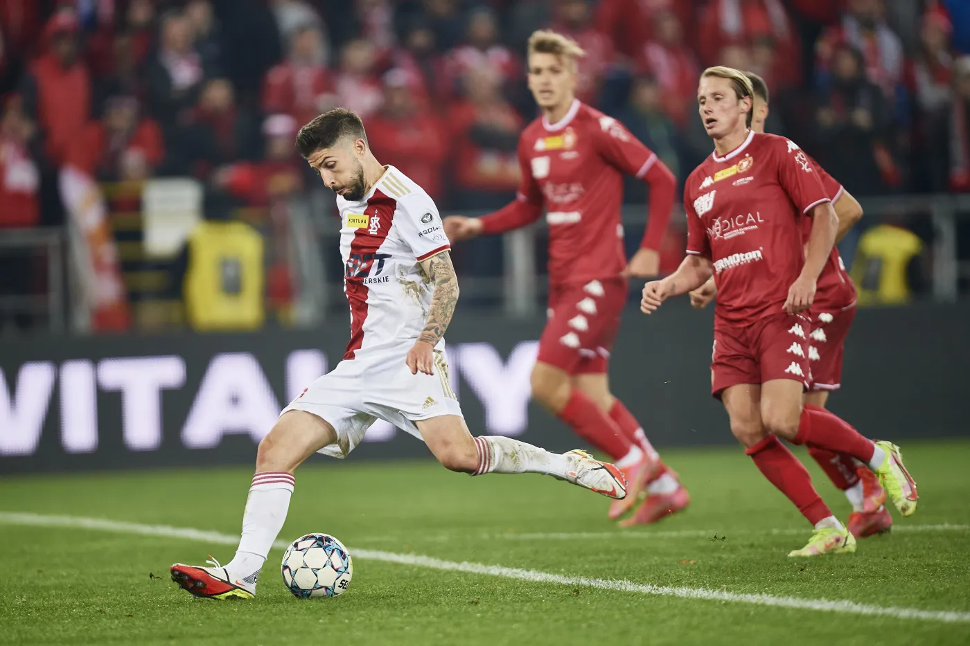 Wielkie emocje i cztery gole w piłkarskich derbach Łodzi