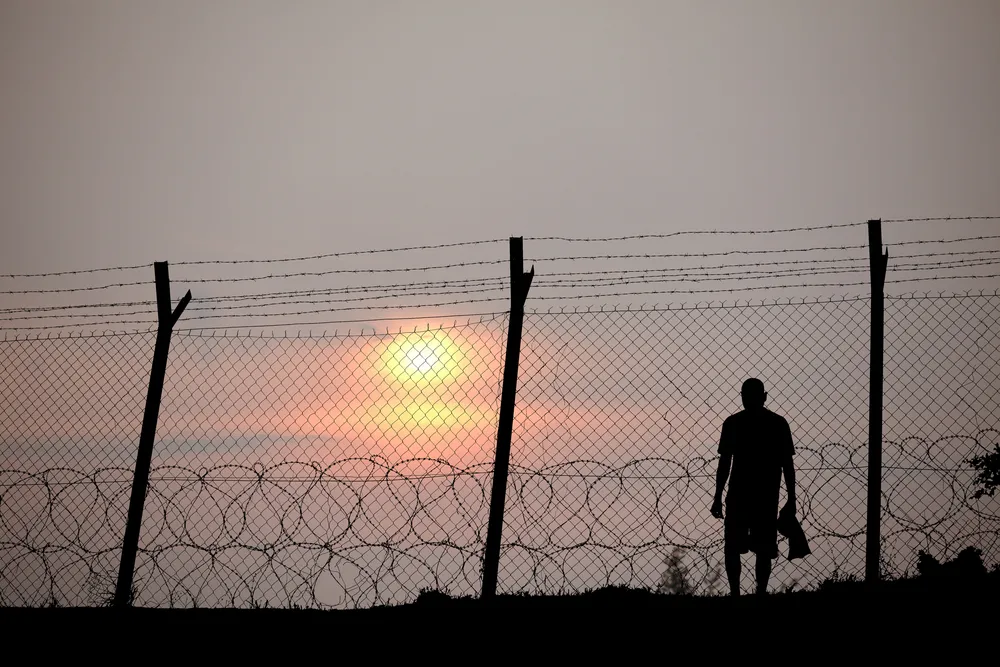 Migrant o polskich strażnikach: Kiedy do nich podeszliśmy, zaatakowali nas gazem łzawiącym