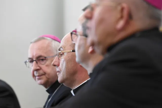 Kościół w Polsce krok nad przepaścią [FELIETON]