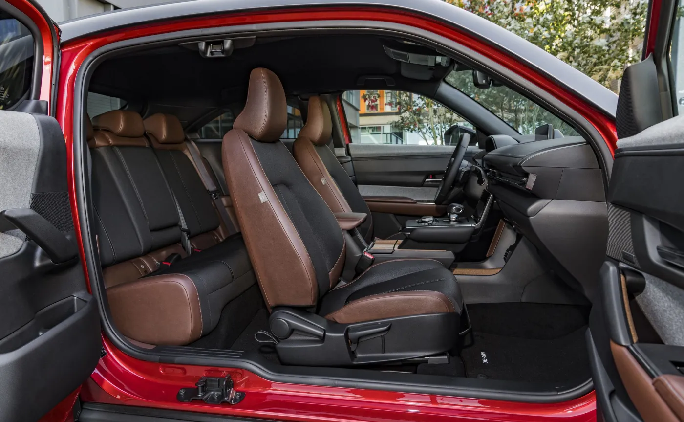 Dopłaty do samochodów elektrycznych. Nowe szczegóły programu "Mój elektryk"