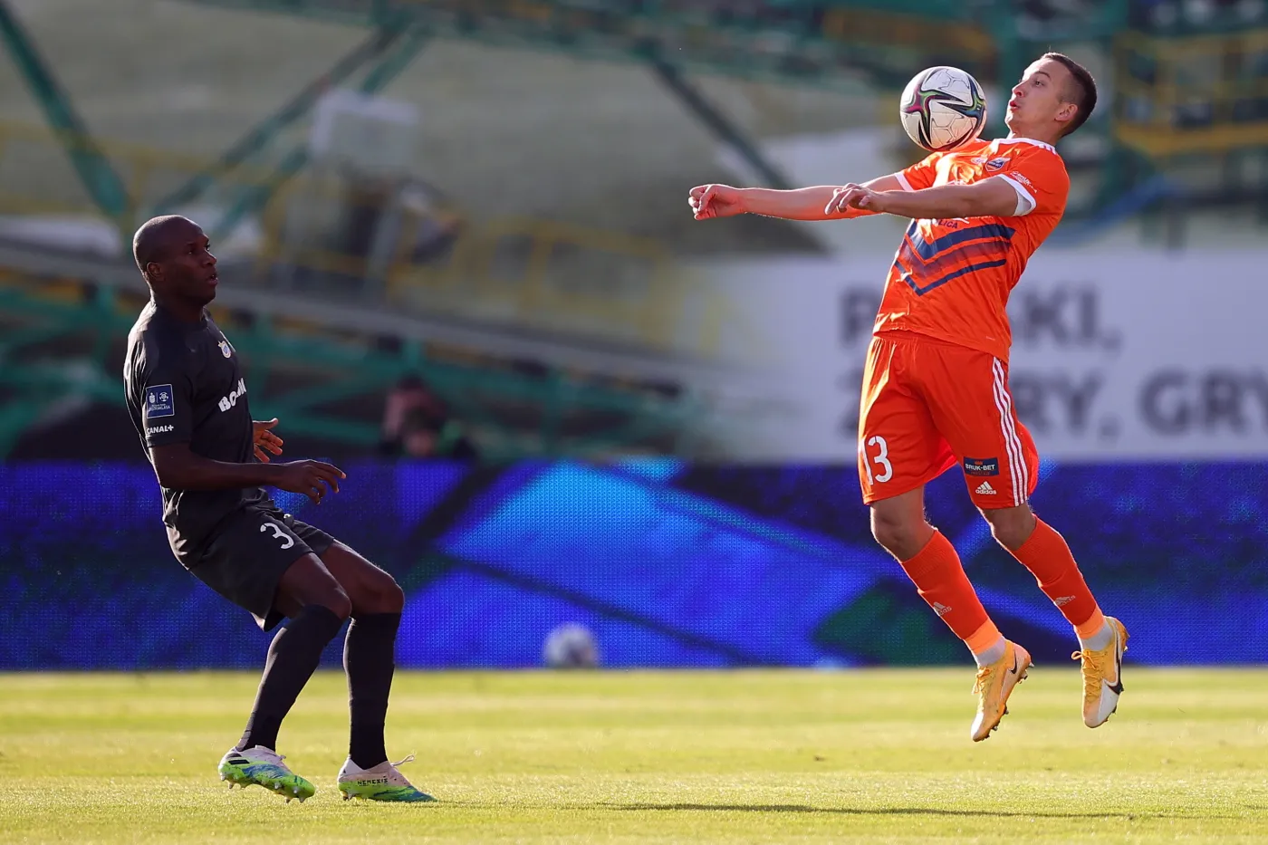 Cudowny gol Jasona Lokilo. Remis w meczu Bruk-Betu z Górnikiem [WIDEO]