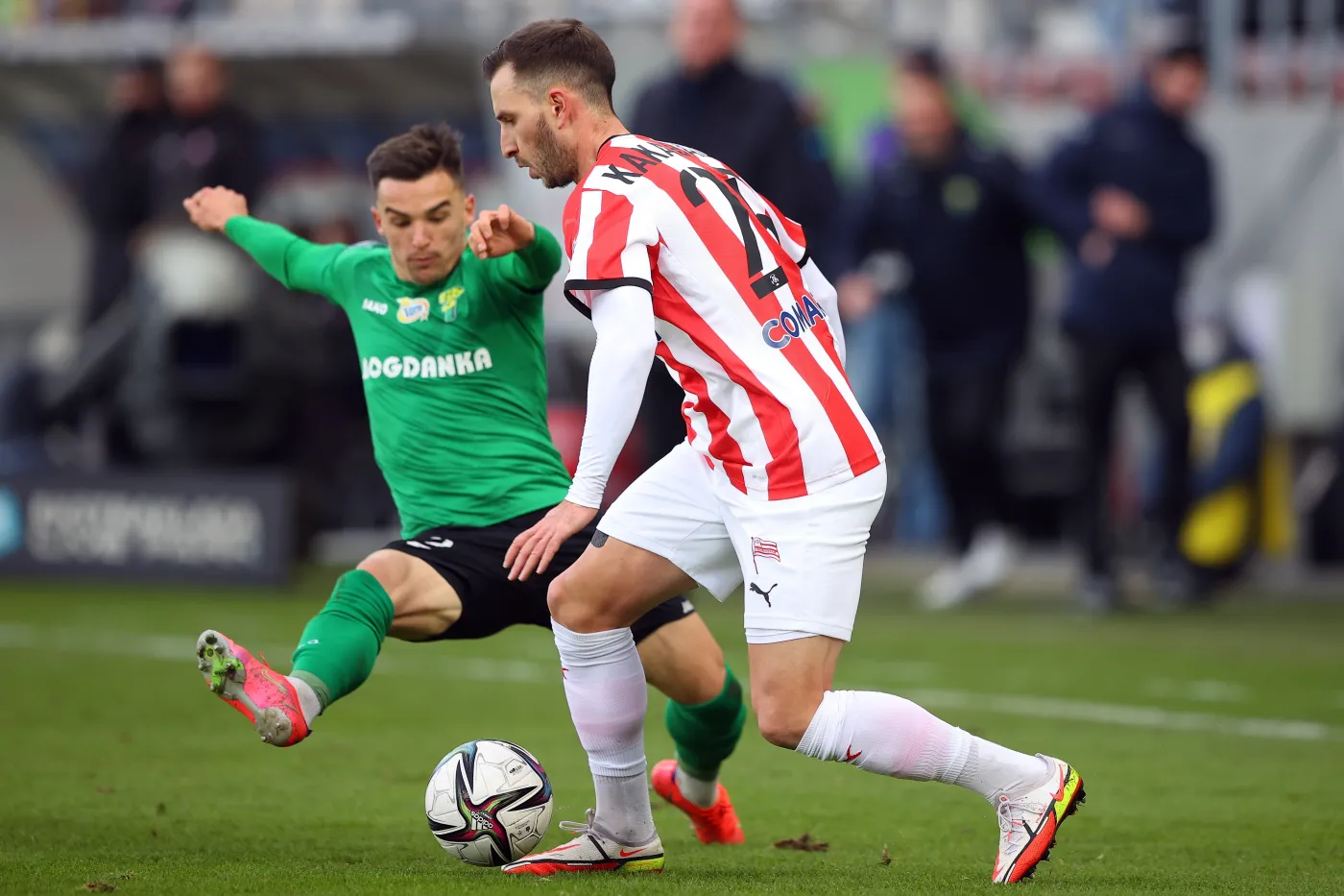 Śpiączka trafił dwa razy pod Wawelem. Górnik poprawił swoją sytuację [WIDEO]