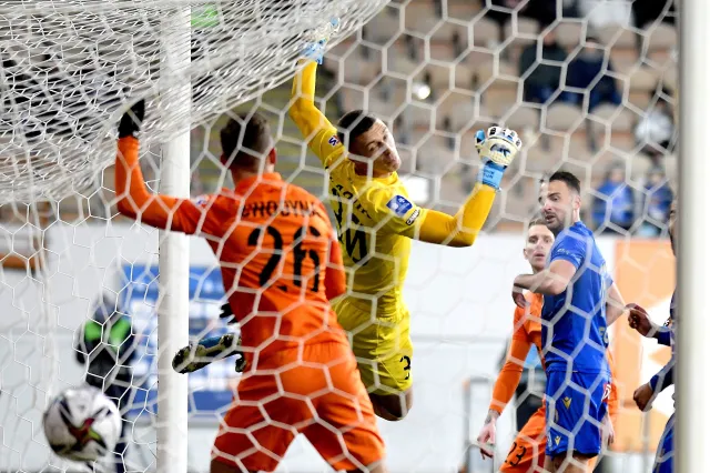 Trzy gole Lecha, czwarta z rzędu porażka Zagłębia [WIDEO]