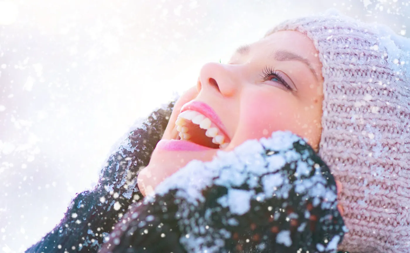 Ciężkie życie skóry zimą... Co jej najbardziej szkodzi, a co pomaga?