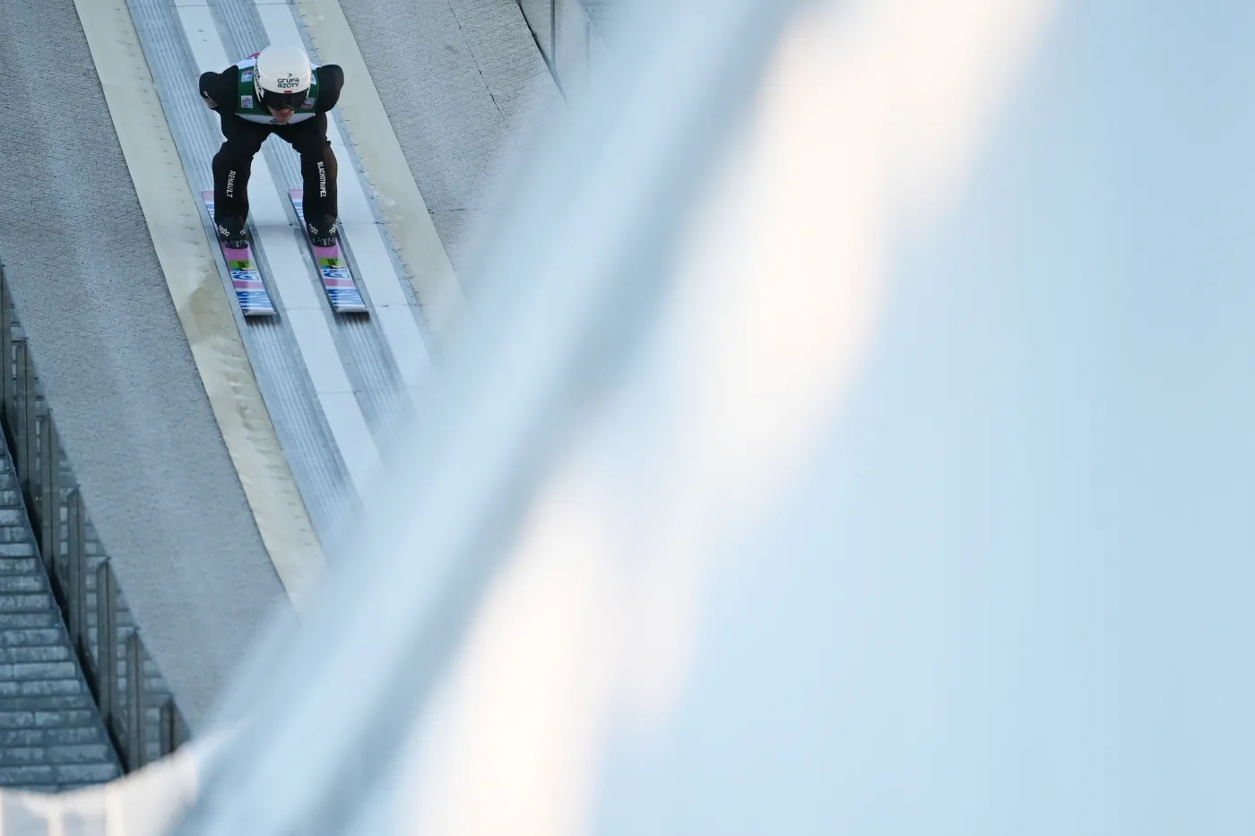 TCS. Żyła dziesiąty po pierwszej serii w Ga-Pa, Stoch odpadł