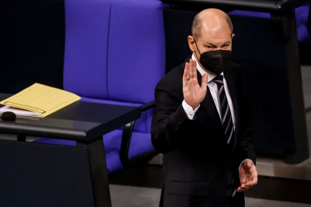 "Danke, Frau Merkel". Pierwsze oświadczenie kanclerza Scholza