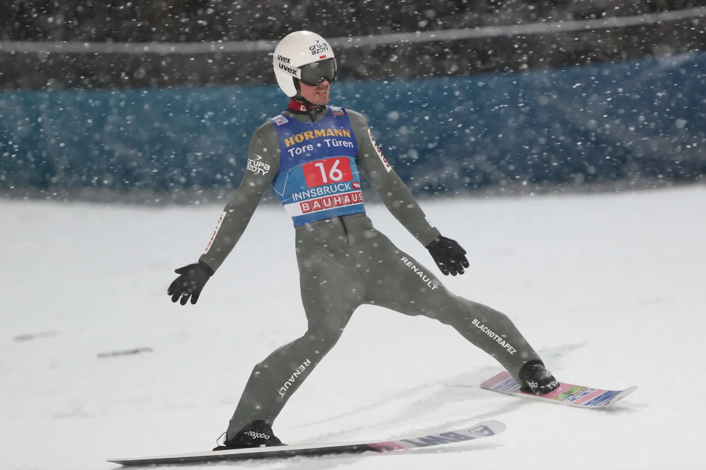 Żyła wygrał z Kubackim. Po pierwszej serii w Bischofshofen prowadzi Geiger