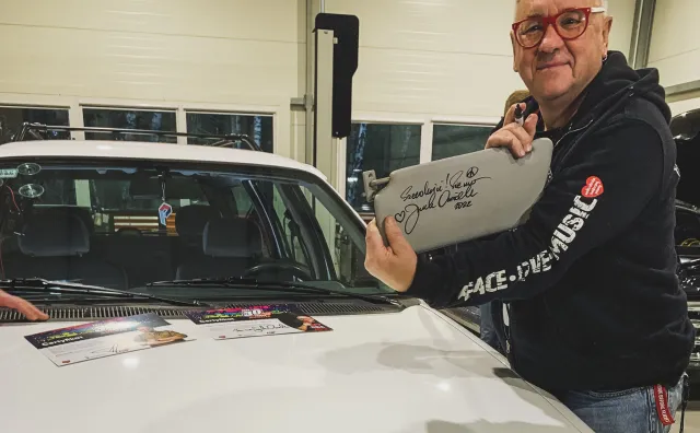 Jurek Owsiak i Ford Sierra jak nowy na sprzedaż. Cena idzie na rekord