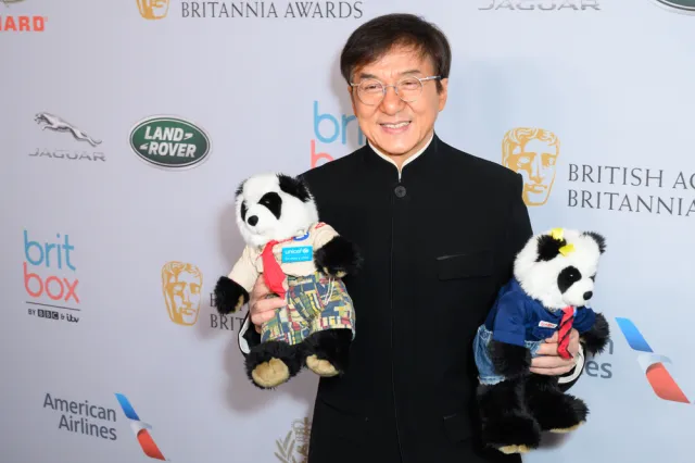 Sztafeta z ogniem olimpijskim dotarła pod Wielki Mur. Pochodnię niósł Jackie Chan