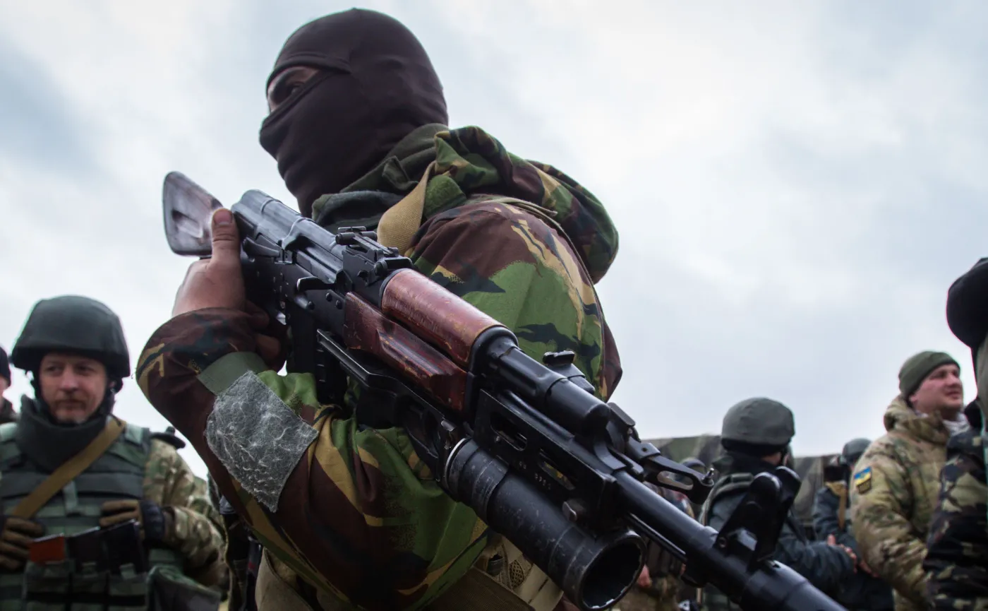 Wojna w Donbasie. Separatyści atakują, Zełenski zwołuje Radę Bezpieczeństwa Narodowego