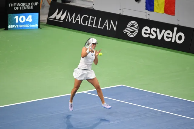 Totalna demolka! 6:0, 6:0 dla Świątek. Polska w turnieju finałowym Pucharu Billie Jean King