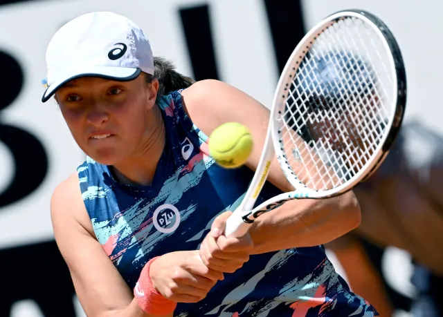 Świątek w ćwierćfinale. Azarenka dostała tęgie lanie w drugim secie