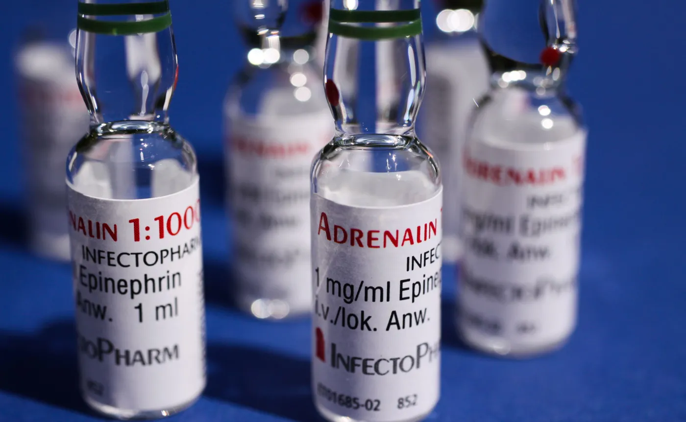 Wstrząs anafilaktyczny może wystąpić u każdego. Adrenalina ratuje życie