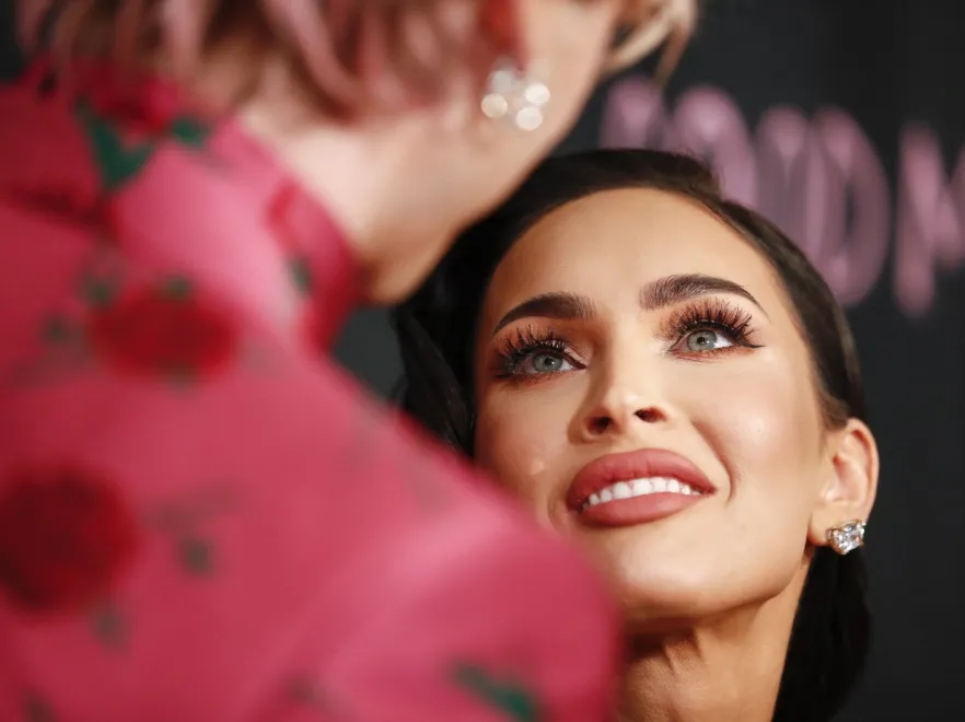 "Jak żywa Jessica Rabbit" - media pastwią się nad wyglądem Megan Fox. FOTO