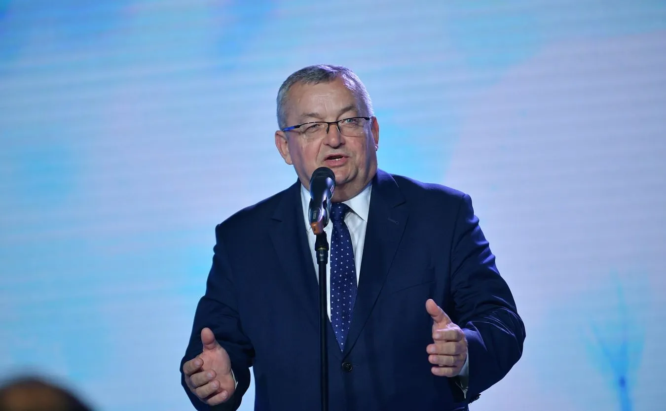 Adamczyk o porozumieniu z kontrolerami lotów: Niedługo potwierdzimy, że plany wakacyjne Polaków są niezagrożone