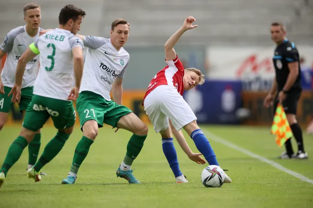 Warta wylała w Płocku. Piłkarze Wisły podarowali gościom dwa gole [WIDEO]