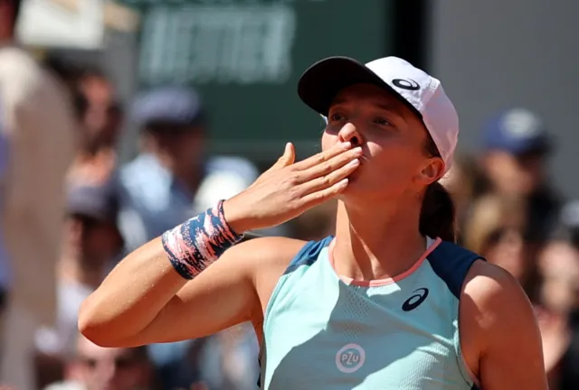 Świątek poza zasięgiem Peguli. Polka w półfinale French Open!