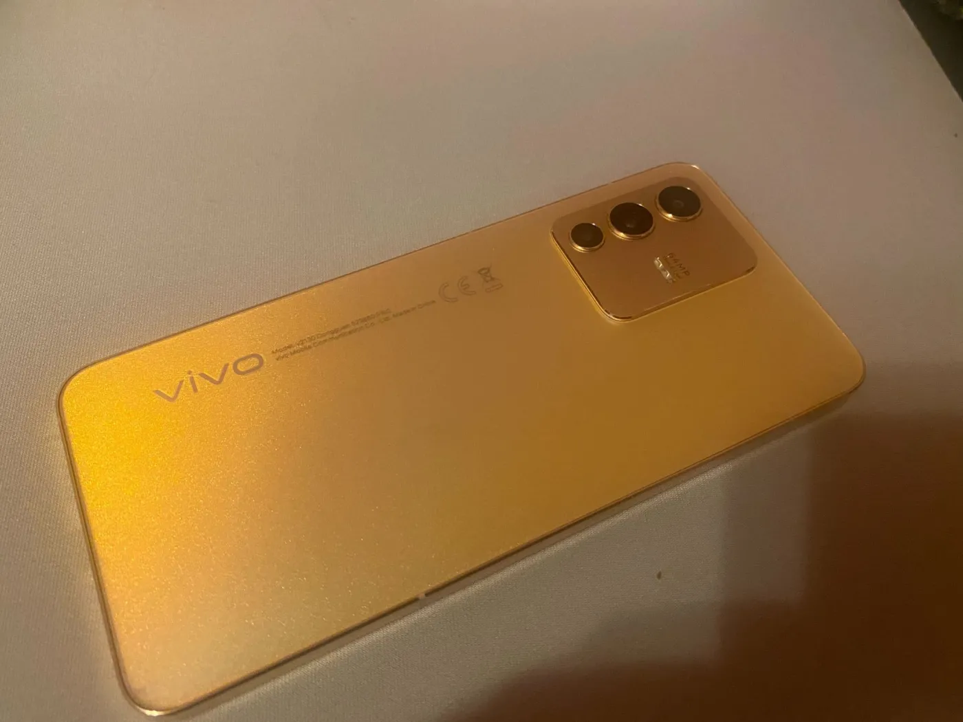 Złoty iPhone? Nie... to Vivo v23 [RECENZJA]