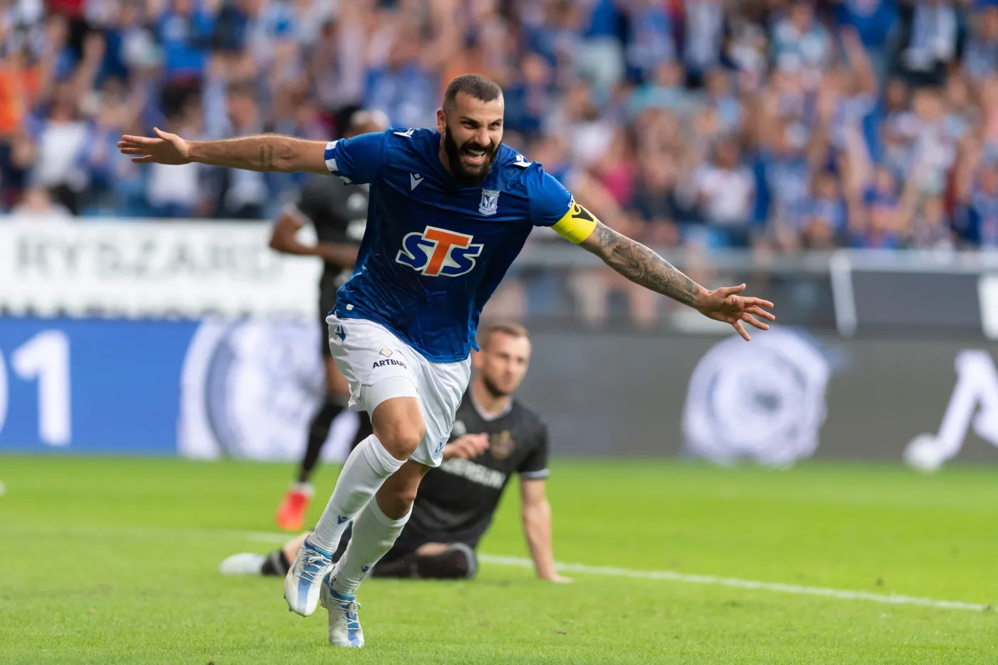 Słaby Lech odniósł ważne zwycięstwo na drodze do Ligi Mistrzów