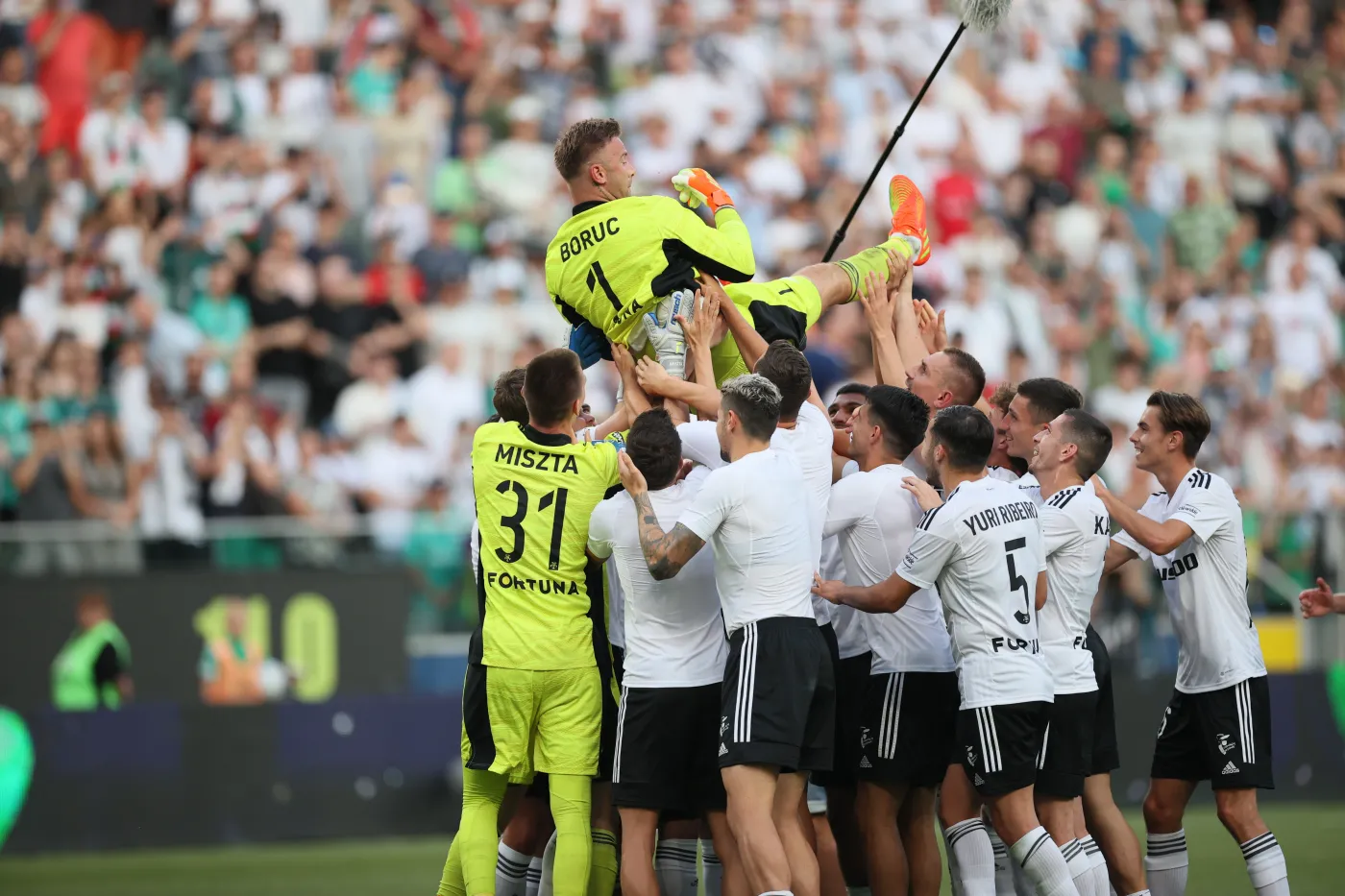 Boruc rozpłakał się na Łazienkowskiej. Cztery gole w pożegnalnym meczu