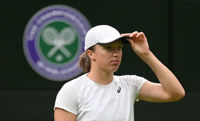Pech liderek rankingu w Wimbledonie. To zły prognostyk dla Świątek?