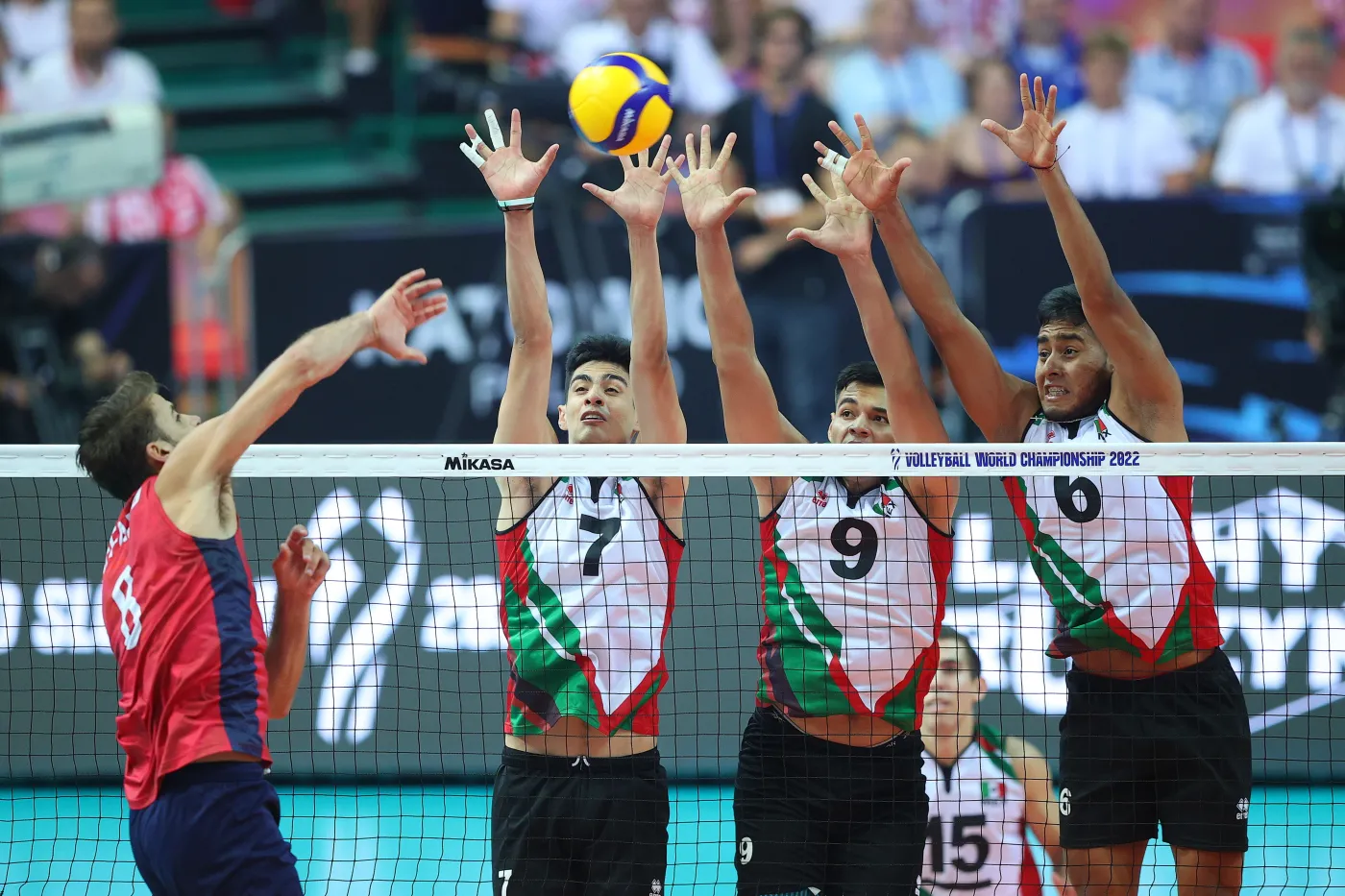 Spacerek siatkarzy USA w pierwszym meczu mistrzostw świata