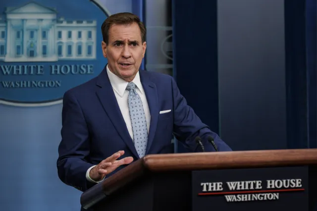 "Putin jest mocno obciążony sytuacją na Ukrainie. Dlatego przymila się do Pekinu"