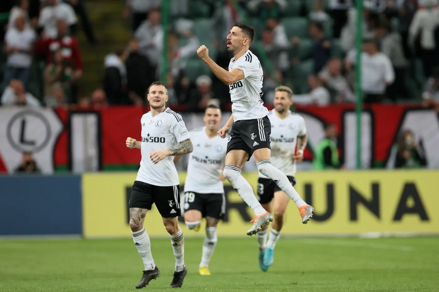 Fatalny początek Legii, ale potem z 0:2 zrobiło się 3:2. Filip Mladenovic show [WIDEO]