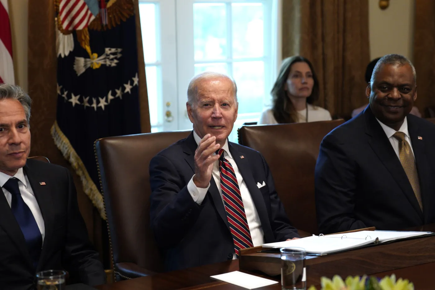 Biden uderza w Chiny nowym zakazem. Pekin mówi o "mentalności zimnej wojny"