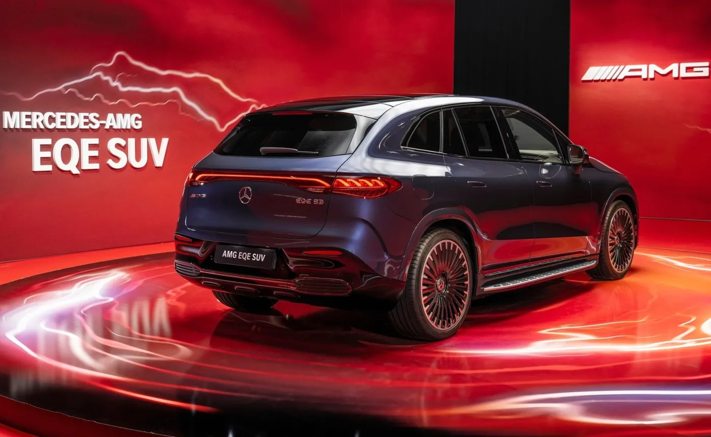 Mercedes EQE SUV