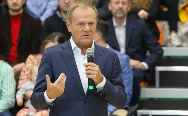 Tusk bije w Morawieckiego: Rosja atakuje Ukrainę, a on bredzi o UE. Jest odpowiedź premiera