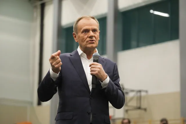Tusk wraca do sprawy "dziadka z Wehrmachtu": Wyobrażacie sobie Kurskiego z rogami i "Für Deutschland"?