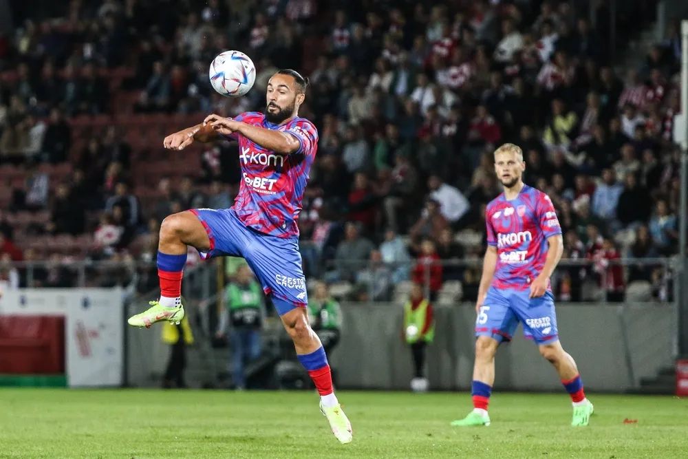 Hit w Poznaniu. Mistrz Polski będzie gościł lidera Ekstraklasy