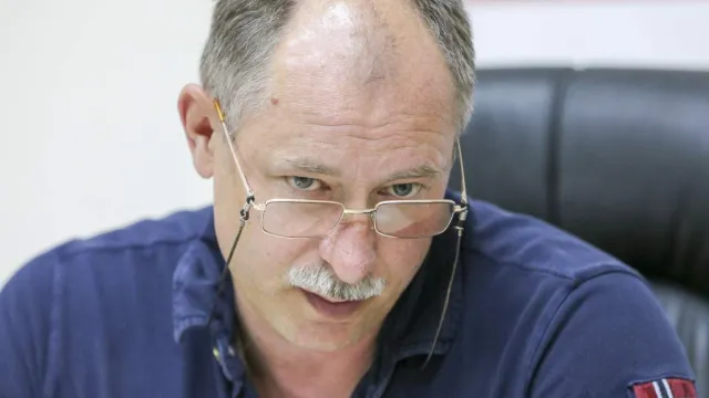 Były "bojowe nietoperze", są "zarażone komary". Żdanow kpi: Rosja zaraz poinformuje o desancie z kosmosu