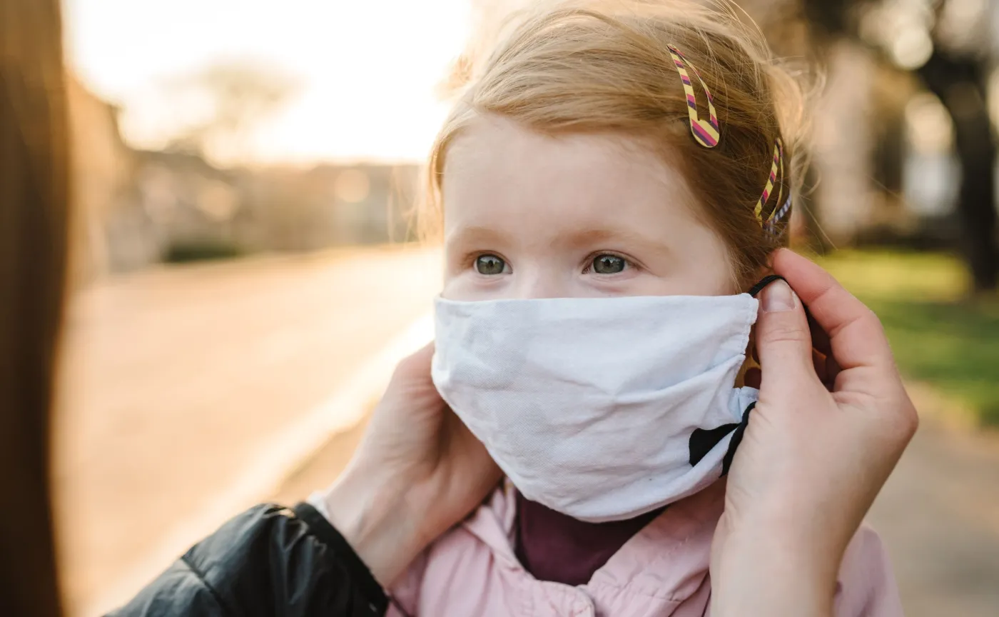Pediatrzy: maseczki zbyt niebezpieczne dla małych dzieci