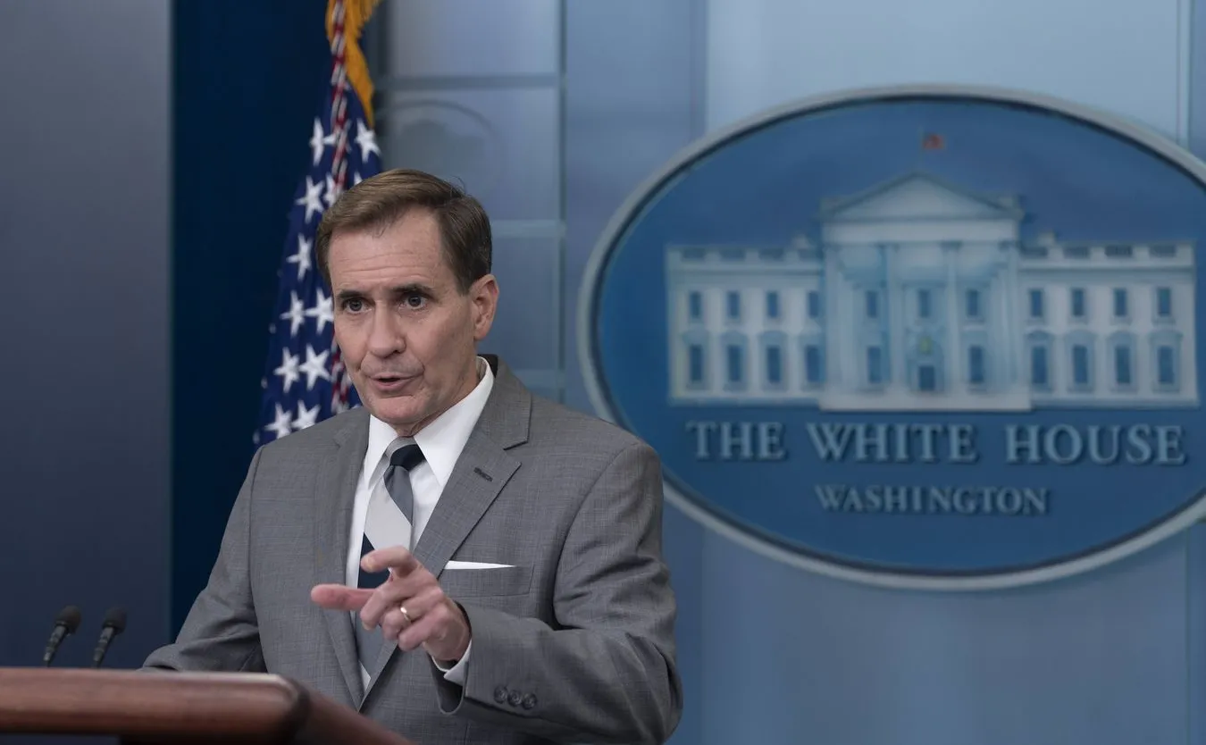 "To Zełenski decyduje, nikt go nie szturcha i nie przynagla do stołu"