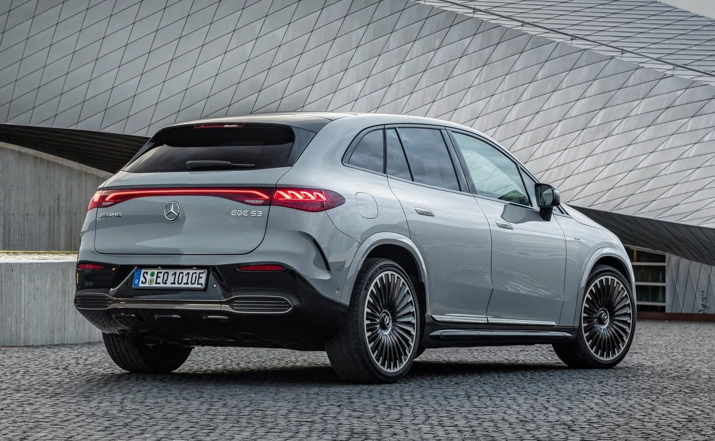 Mercedes EQE SUV