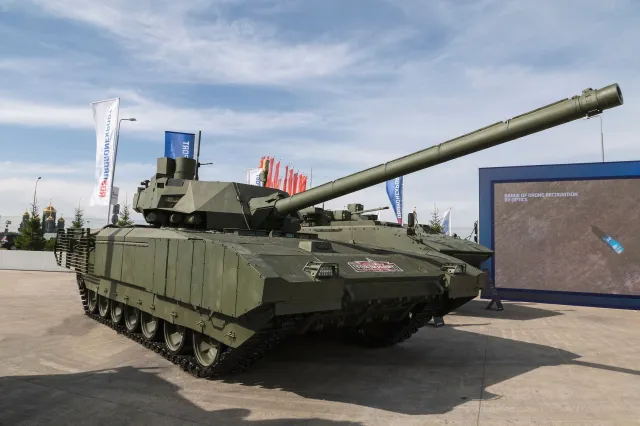 Na Ukrainę trafiły najnowsze rosyjskie czołgi T-14 Armata. Brytyjski MON: Są niesprawne