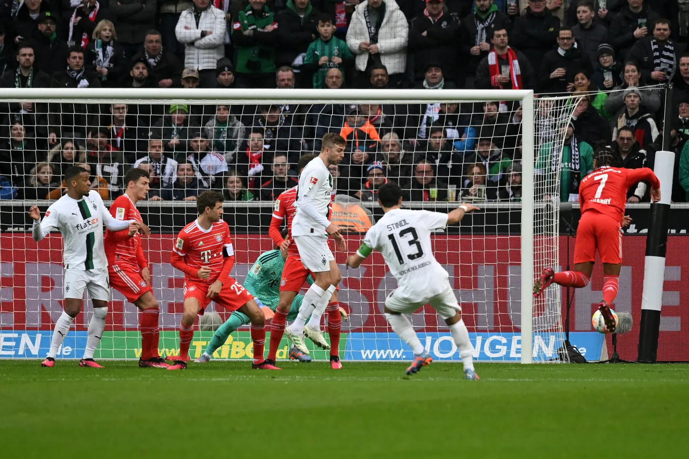 Osłabiony Bayern przegrał w Moenchengladbach