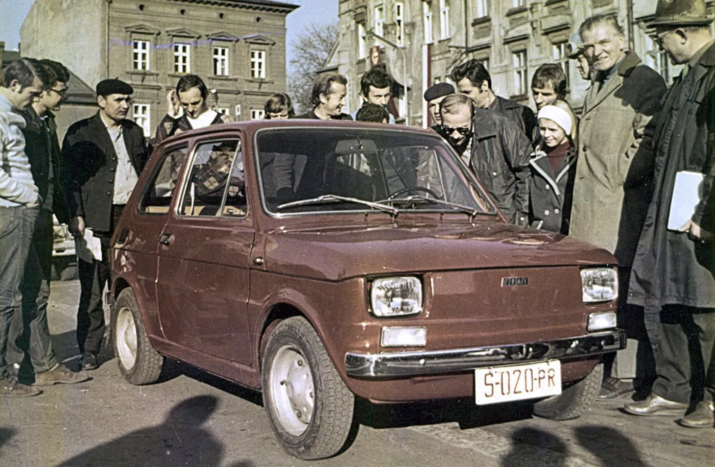 fiat-126p-37743333.jpeg